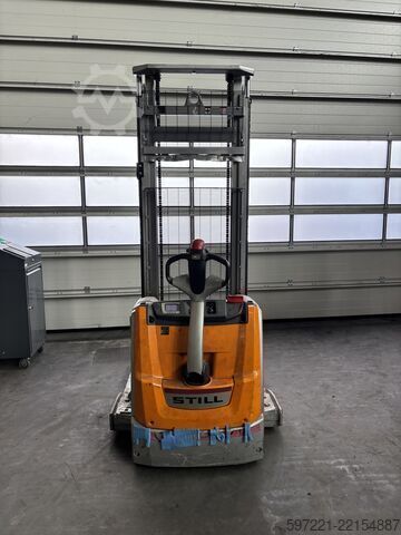 Pallet Stackers Still EXP14