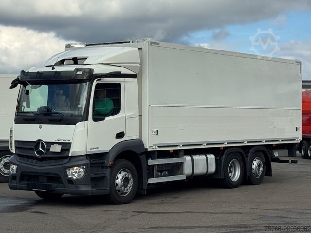 Box truck MERCEDES-BENZ ACTROS 2543 L / 2 x AHK / LBW / LENKACHSE