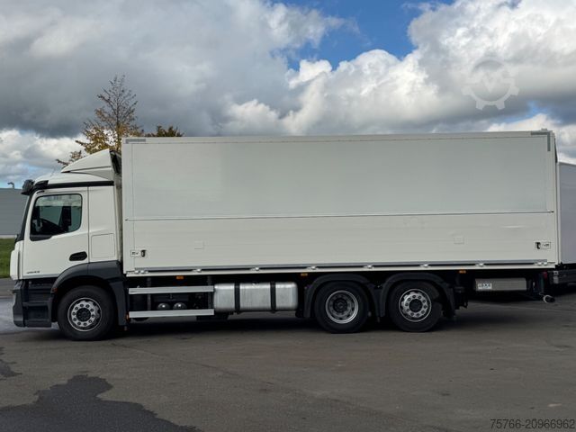 Box truck MERCEDES-BENZ ACTROS 2543 L / 2 x AHK / LBW / LENKACHSE