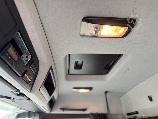 Box truck MERCEDES-BENZ ACTROS 2543 L / 2 x AHK / LBW / LENKACHSE