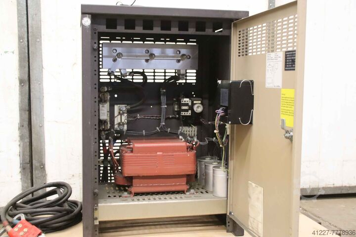 Charger for forklifts 24 V/90 A Benning E220 G24/90 B-FB