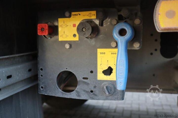 Curtain sided Schmitz Cargobull SCB3ST CoC Documents, TuV Loading Certificate, Dut