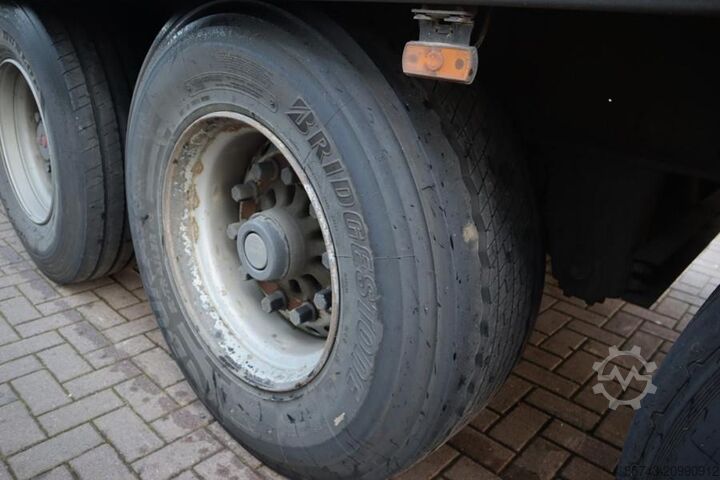 Curtain sided Schmitz Cargobull SCB3ST CoC Documents, TuV Loading Certificate, Dut