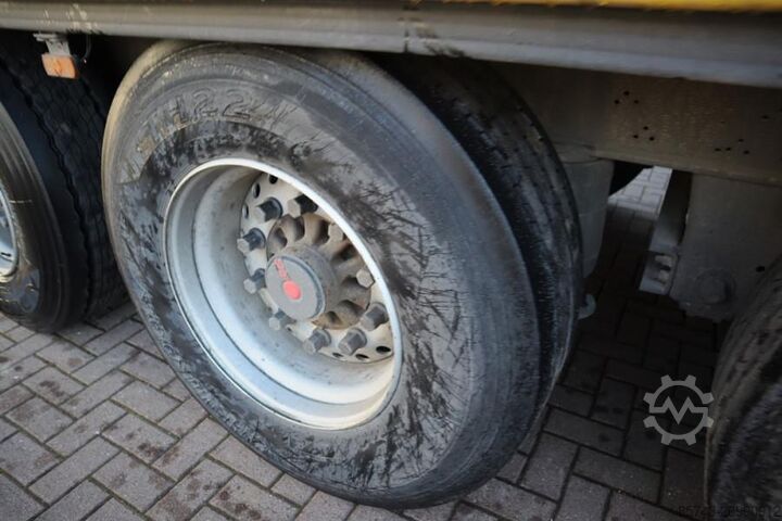 Curtain sided Schmitz Cargobull SCB3ST CoC Documents, TuV Loading Certificate, Dut