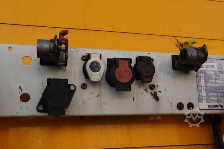 Curtain sided Schmitz Cargobull SCB3ST CoC Documents, TuV Loading Certificate, Dut