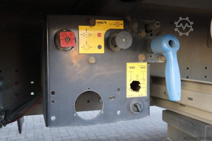 Curtain sided Schmitz Cargobull SCB3ST CoC Documents, TuV Loading Certificate, Dut