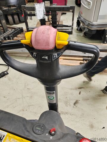 Electric Pallet Trucks OM TL 18