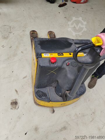 Electric Pallet Trucks OM TL 18