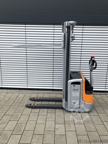 Pallet Stackers Still EXV 14C Triplex