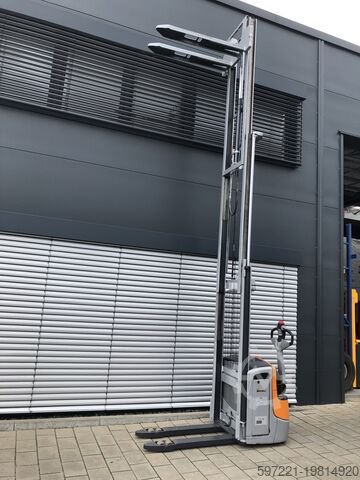 Pallet Stackers Still EXV 14C Triplex
