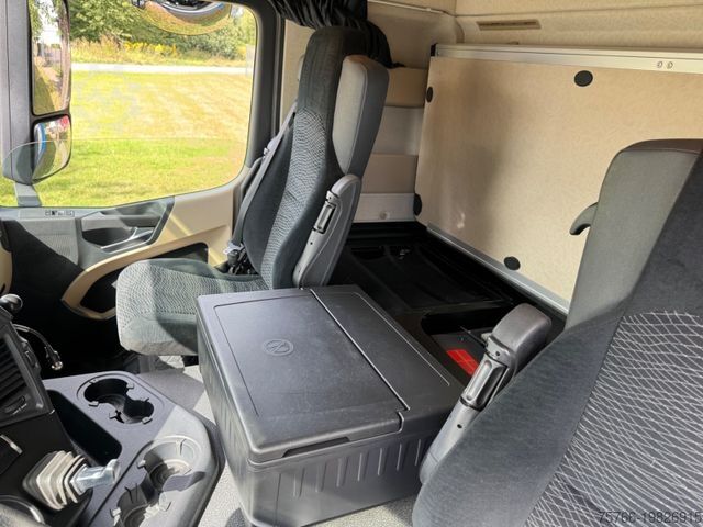 Beverage truck MERCEDES-BENZ ACTROS 2540 L/ 2 x LBW / LENKACHSE / KOMPLETTZUG