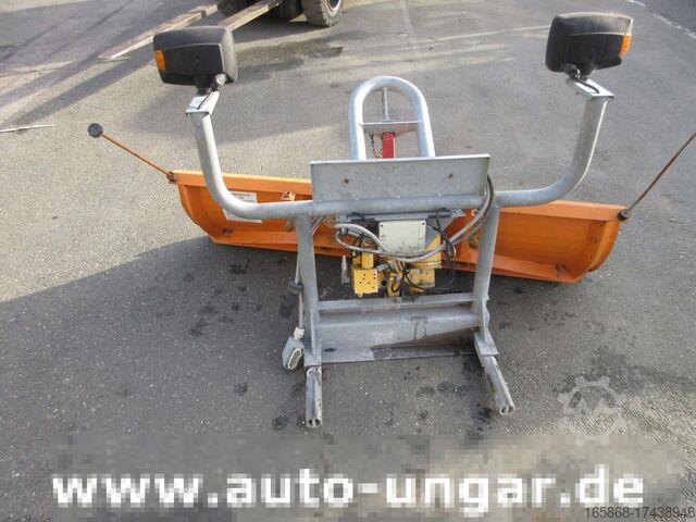 Kommunalfahrzeug Pfau LBS 160 Anbauträger Schneepflug Winter