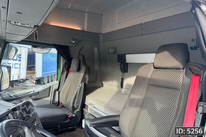 Standard-SZM Renault T460 HighCab, Euro 6, 6x2 / Sliding 5th wheel /...