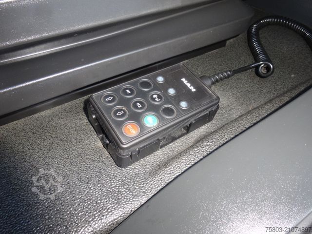 LKW mit Kofferaufbau MAN 12.220 TGL Großes Haus Koffer 7,10m 1. Hand