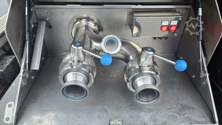 Tankanhänger  Tandemanhänger mit Edelstahltankaufbau 12.000 l