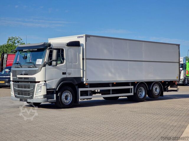 Suitcase Volvo FM 330 6x2*4 - Box with lifting roof - Loadlift...