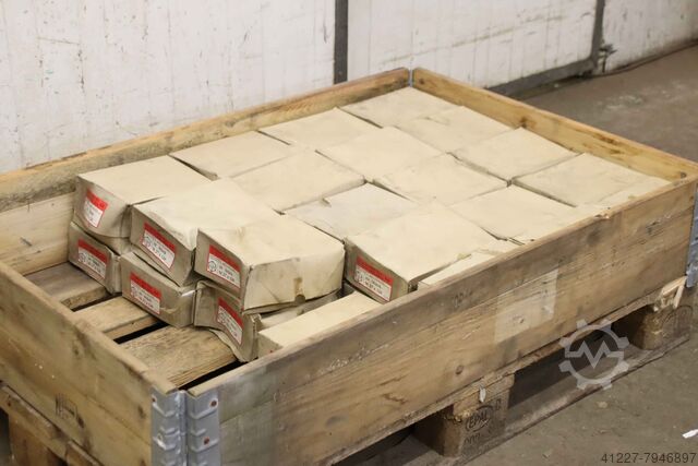 Hex head screws M27 240 kg Cleff 8.8 div Größen verzinkt