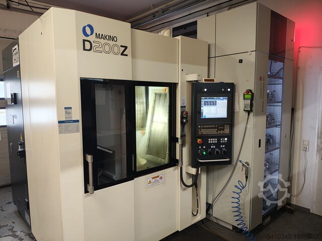 Vertikales Bearbeitungszentrum Makino D200z