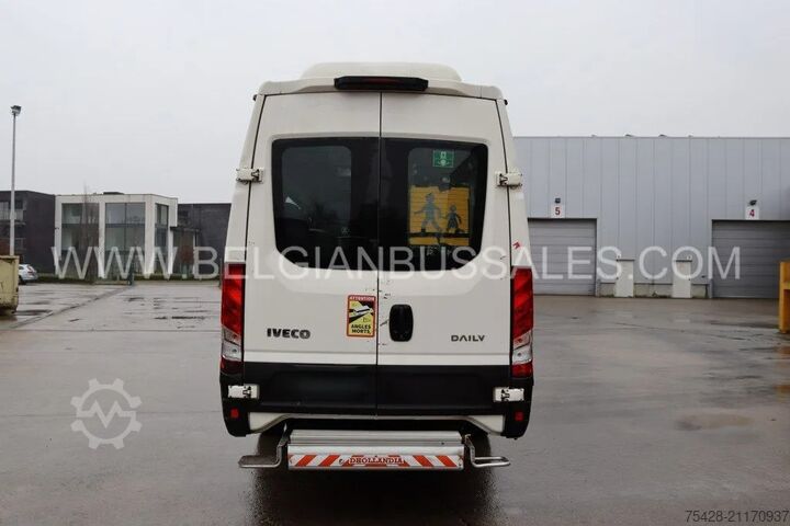 Minibus Iveco DAILY / A65C18/  Airco / Automatic / Lift