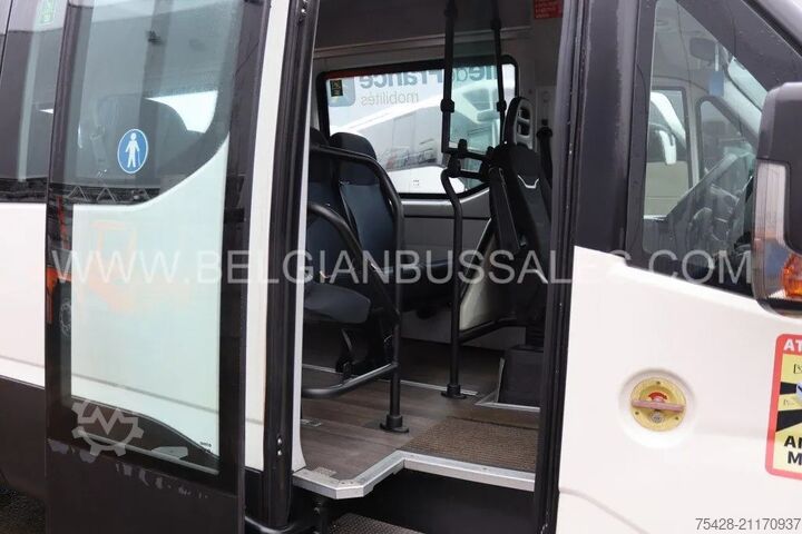 Minibus Iveco DAILY / A65C18/  Airco / Automatic / Lift