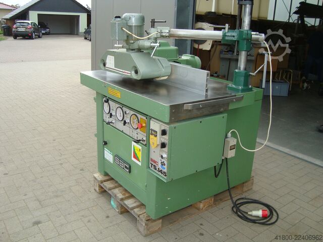 Tilting spindle moulder  