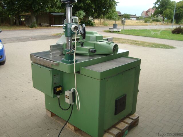 Tilting spindle moulder  