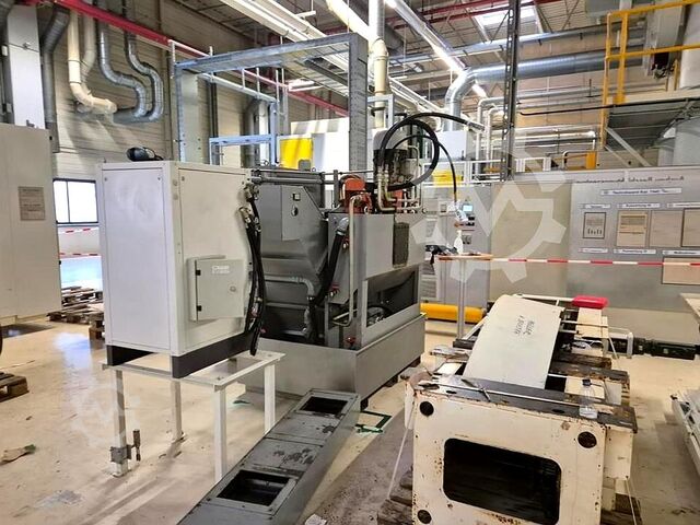 CNC machining center Heller MCH 300