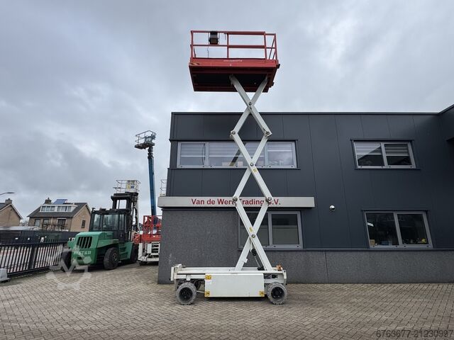 Holland-Lift Y 64 EL 14 Scherenarbeitsbühne / Scherenbühne 8,4 m Arbeitshöhe elektrisch 2015 HOLLAND-LIFT Y 64 EL 14 Schaarhoogwerker / Sciccor lift 8.4M Werkhoogte Elektrisch 2015