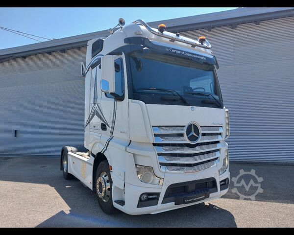 Standard tractor unit MERCEDES-BENZ Actros 4 18 4x2 - actros 1853 LS flat cab. .2,5 Euro V