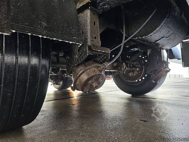 Kühl-/Tiefkühltransport KRONE W2