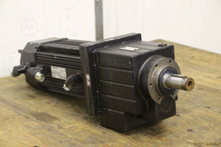Servomotor 3.9 kW 197.4 Rpm Lenze MDFKARS080-22