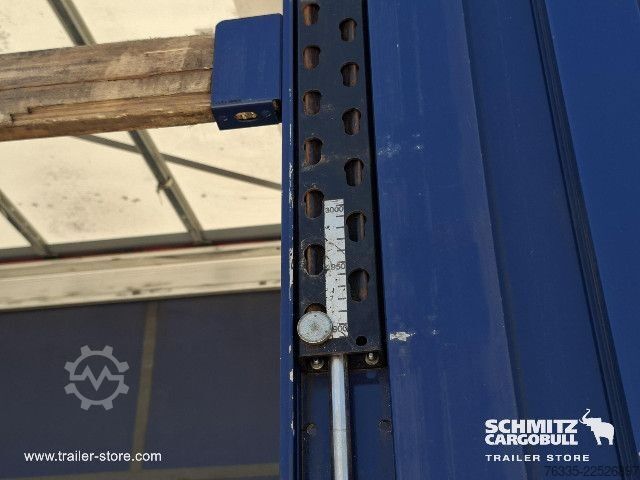 Auflieger mit Pritsche & Plane Kögel Curtainsider Mega