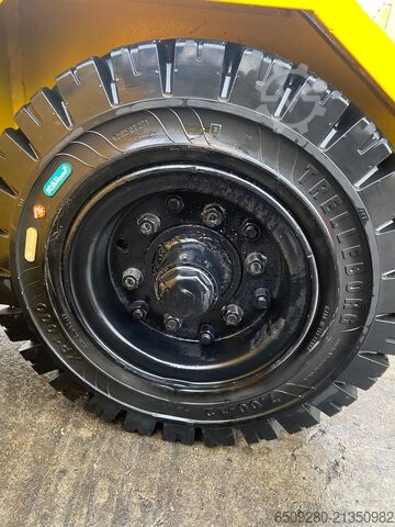 Self-propelled mobile crane G. Manghi P80