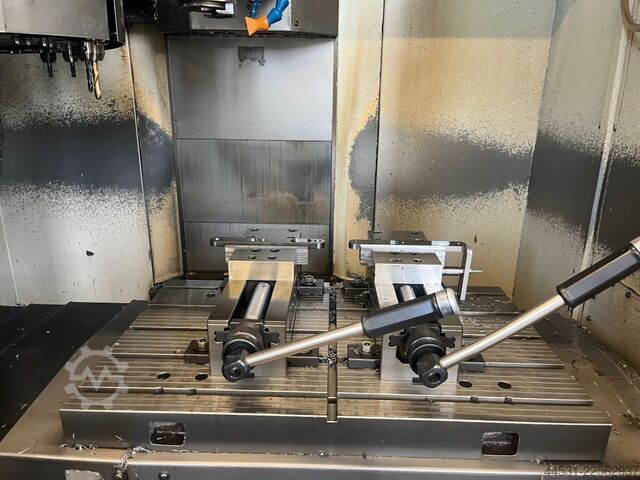 Vertikales Bearbeitungszentrum Deckel Maho DMC 63 V