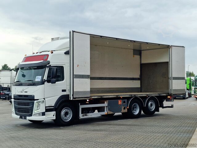 Suitcase Volvo FM 420 Globetrotter 6x2 - Box with sidedoors - ...