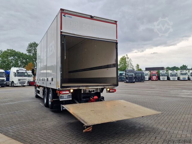 Suitcase Volvo FM 420 Globetrotter 6x2 - Box with sidedoors - ...