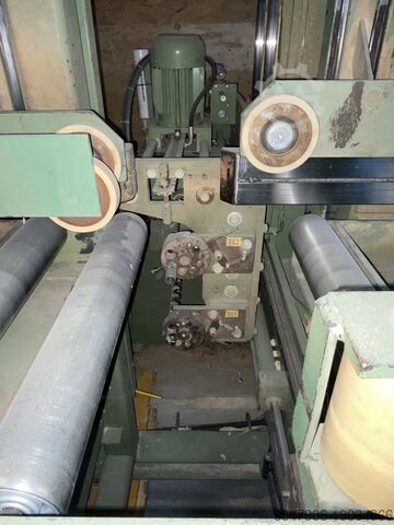 Machining center with throughfeed Hundegger K1