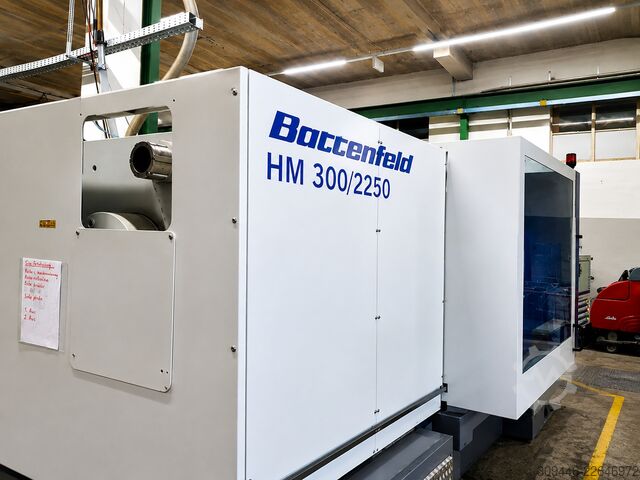 Injection molding machine Wittmann Battenfeld HM 300/2250