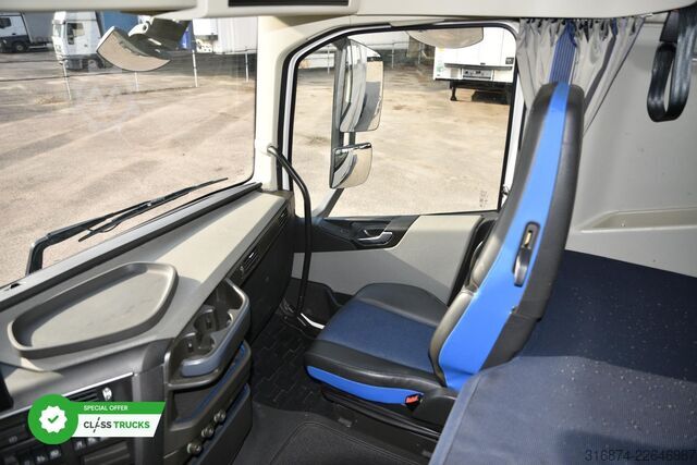 Standard tractor unit VOLVO FH 500 Globetrotter XL Varios