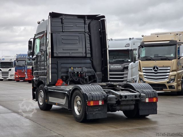 Standard SZM MERCEDES-BENZ ACTROS 1854 V8 * RETARDER * TOP * 1A