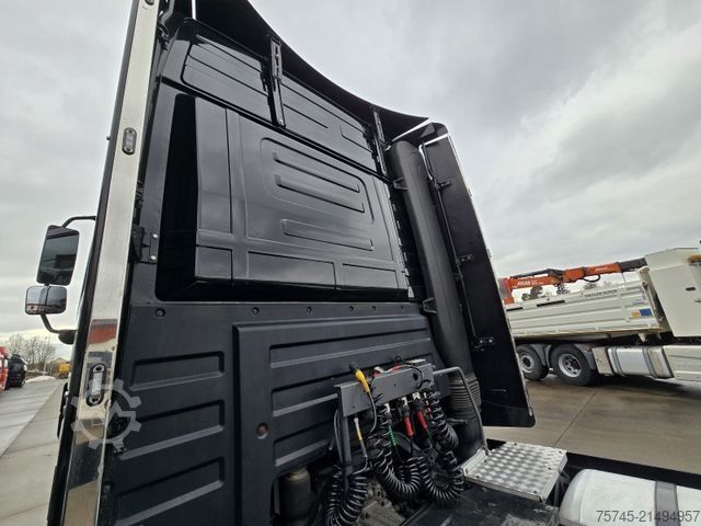 Standard SZM MERCEDES-BENZ ACTROS 1854 V8 * RETARDER * TOP * 1A