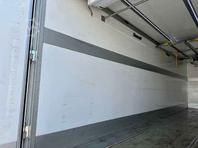 Refrigerated truck IVECO Stralis AD 190 330 / Carrier MT 1250 / 3 x Lager