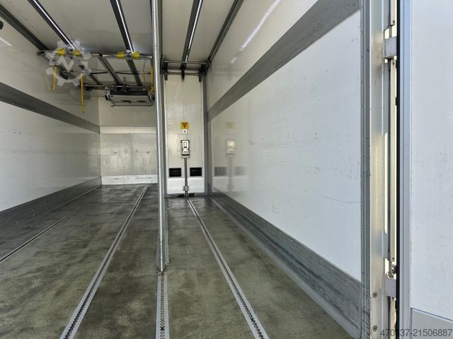 Refrigerated truck IVECO Stralis AD 190 330 / Carrier MT 1250 / 3 x Lager