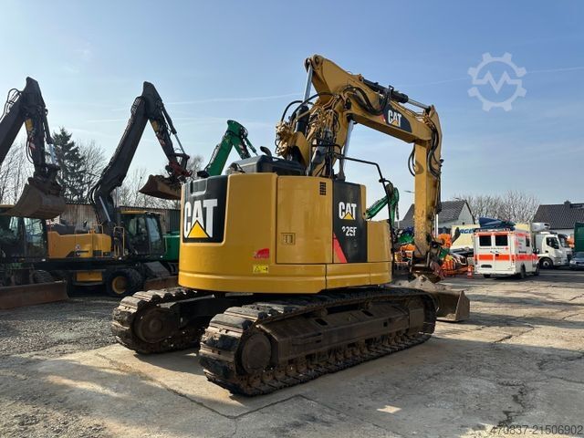 Kettenbagger CATERPILLAR 325 FL CR / Gummipads