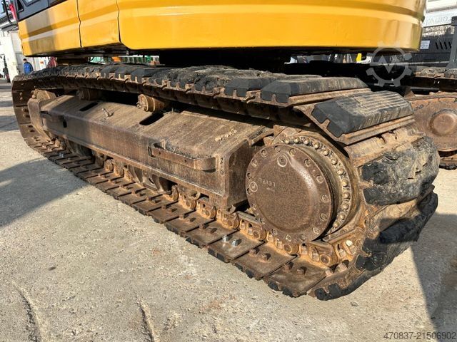 Kettenbagger CATERPILLAR 325 FL CR / Gummipads