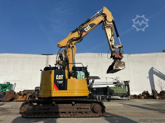 Kettenbagger CATERPILLAR 325 FL CR / Gummipads