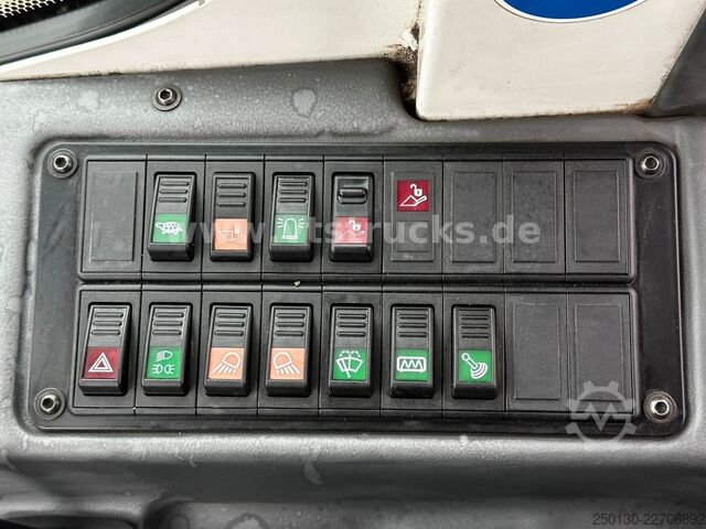 Radlader LIEBHERR L506C Schaufel/Palettengabel