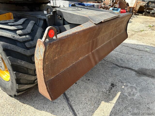 Mobile excavator VOLVO EW 160 D