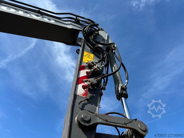 Mobile excavator VOLVO EW 160 D