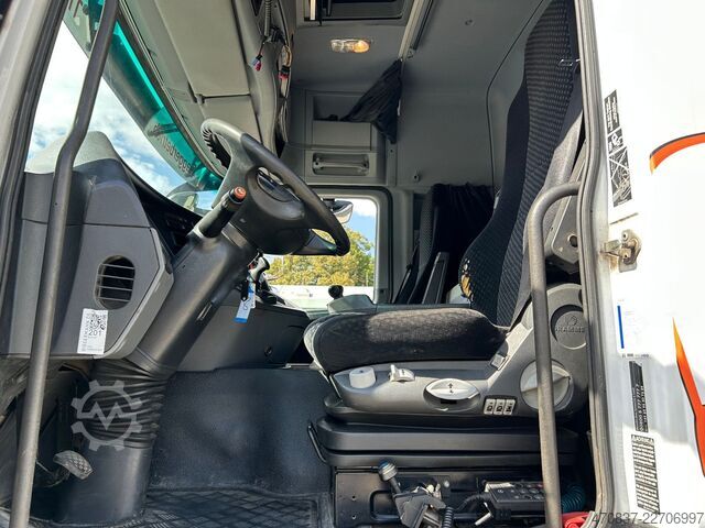 Standard SZM MERCEDES-BENZ Actros 2651 V8 / Retarder / 3 x Pedal / Hydrulik